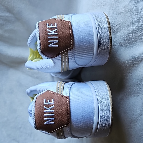 Nike - Picture 6 of 8